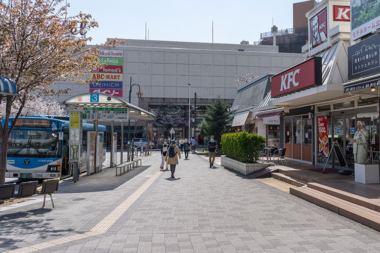 フレルさぎ沼に向かって